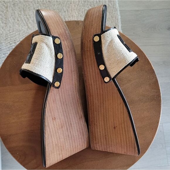 Tory Burch Black and Tan Patti Wedge Sandals Size 7 - Picture 13 of 15